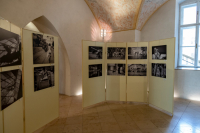 Fotografie z vernisáže výstavy k 30. výročí založení fotoklubu